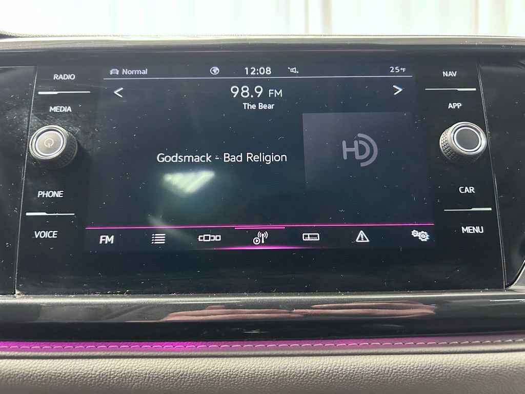 Used 2022 Volkswagen Taos SEL image 14