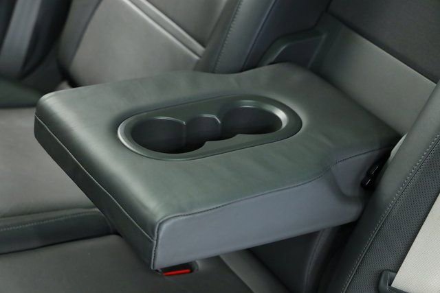 Used 2022 Porsche Cayenne Platinum Edition image 39