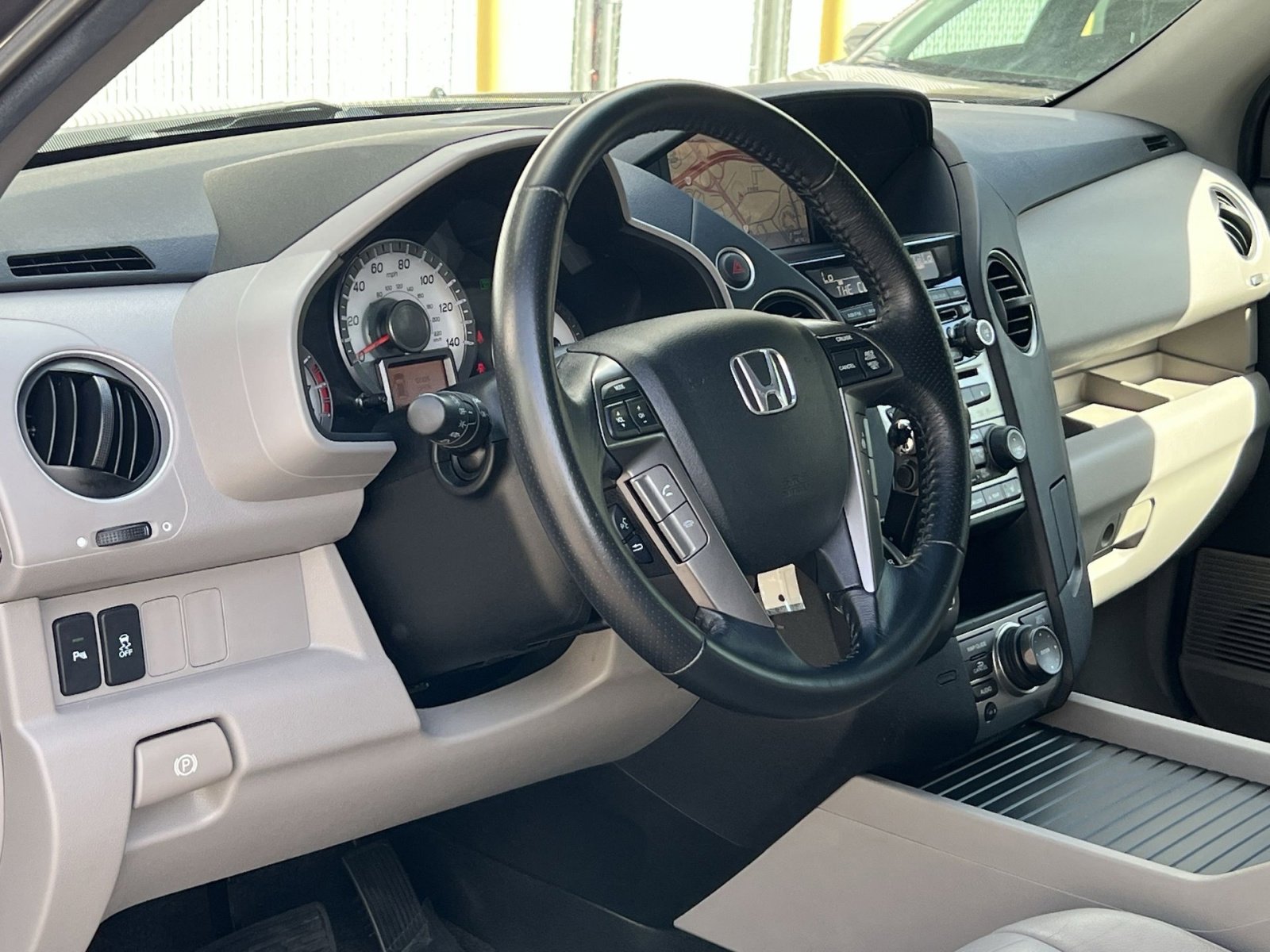 Used 2012 Honda Pilot Touring image 17