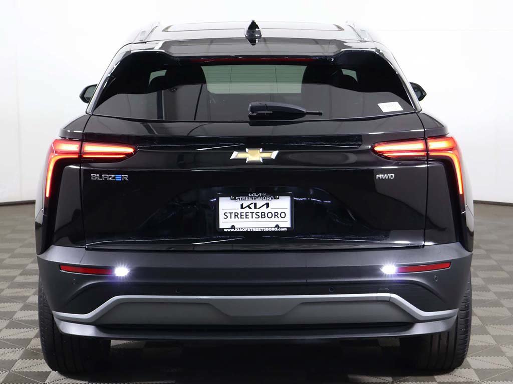 Used 2024 Chevrolet Blazer EV LT AWD/4WD image 14