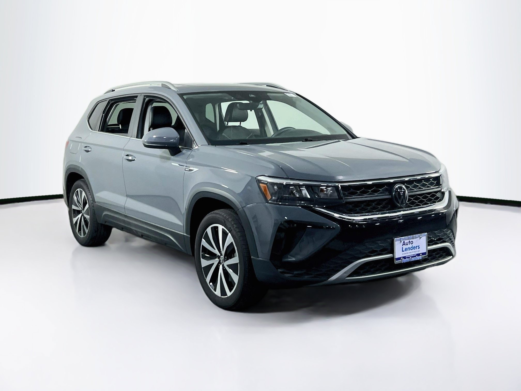 Used 2023 Volkswagen Taos SE AWD/4WD image 3