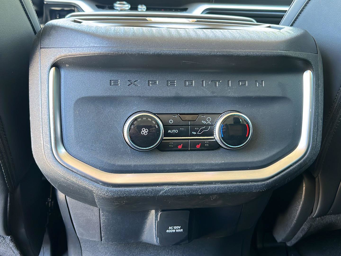 Used 2025 Ford Expedition Platinum AWD/4WD image 28