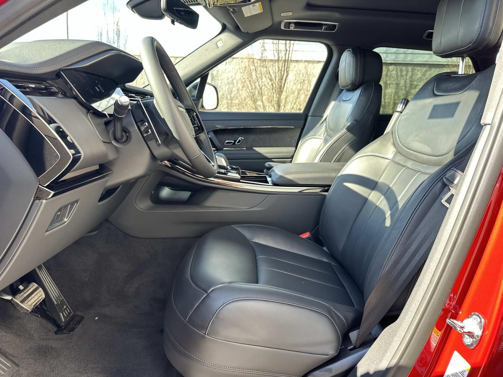New 2026 Land Rover Range Rover Sport Dynamic SE AWD/4WD image 12