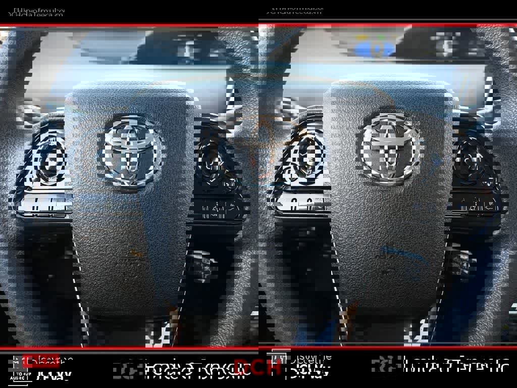 Used 2022 Toyota Prius L Eco image 9