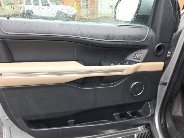 Used 2023 Ford Expedition Max Limited image 11