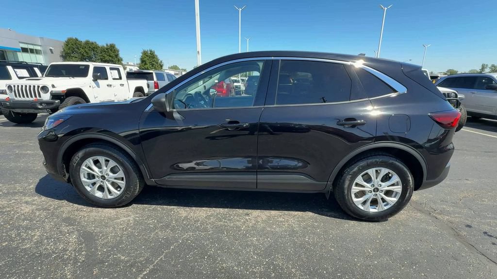 Used 2023 Ford Escape Active w/ Cold Weather Package FWD image 5