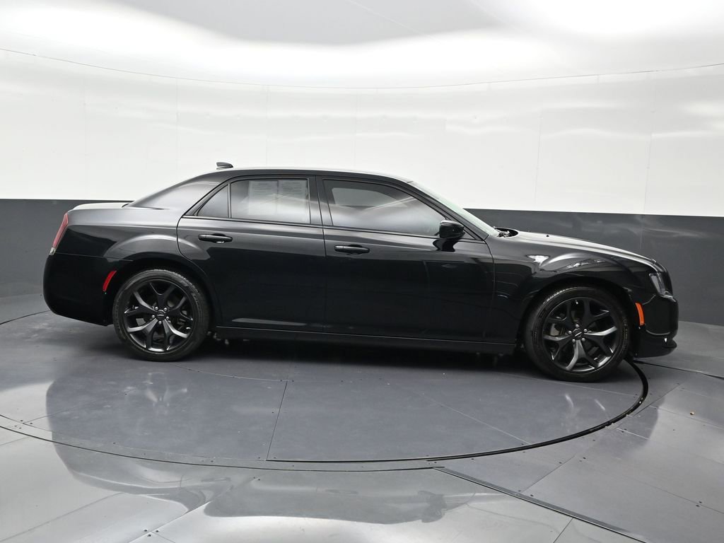 Used 2023 Chrysler 300 Touring w/ Sport Appearance Package image 7
