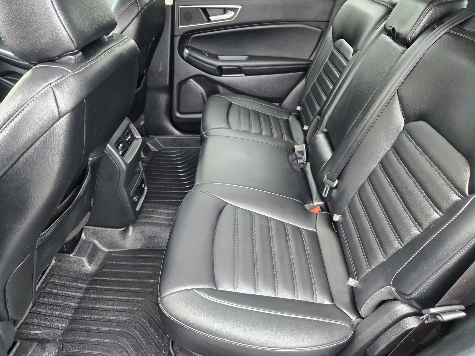 Used 2021 Ford Edge SEL w/ Convenience Package image 28