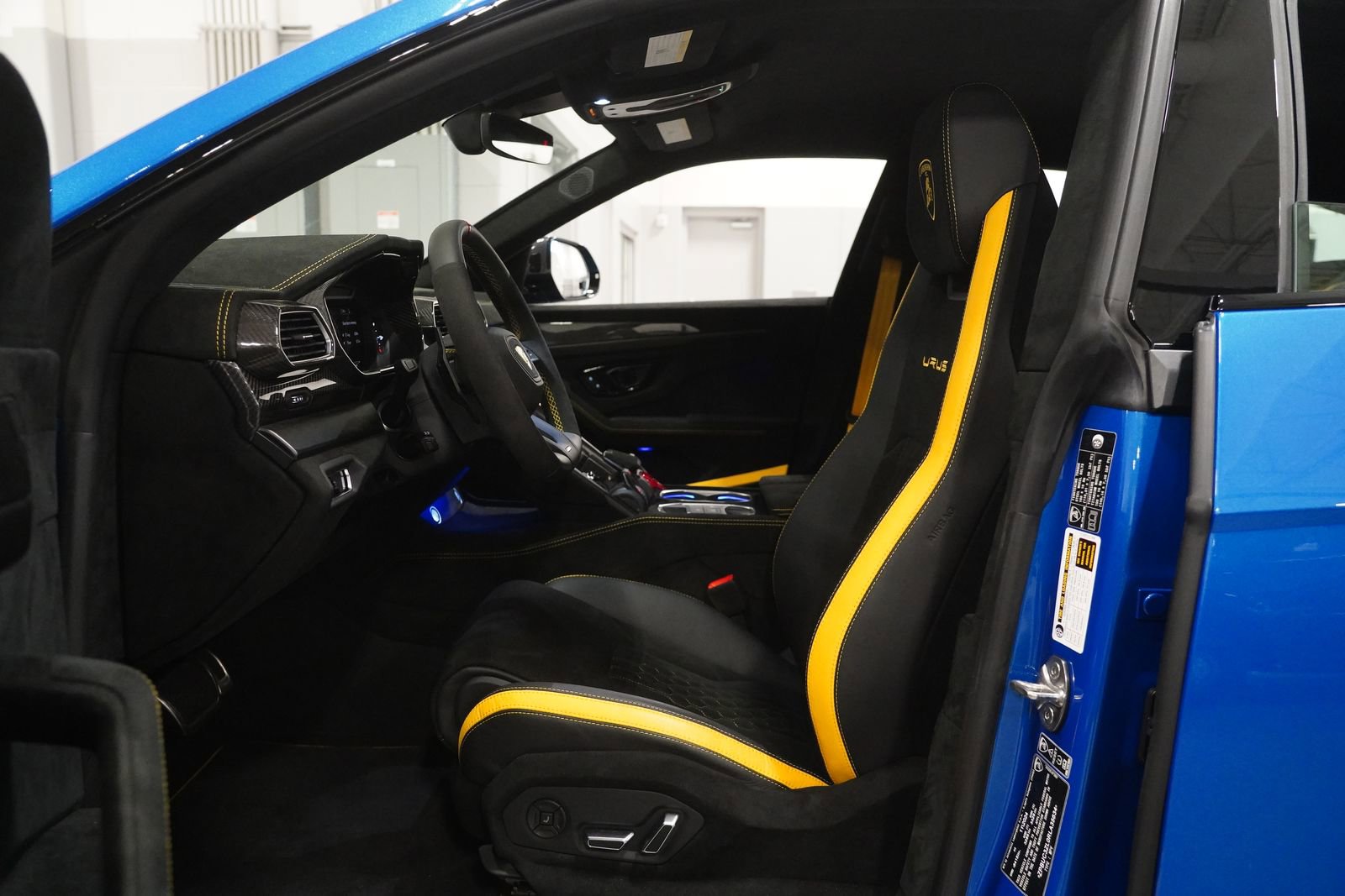 Used 2024 Lamborghini Urus Performante image 2