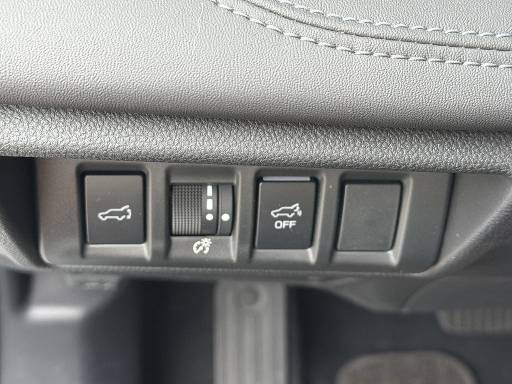 Certified 2025 Subaru Outback Limited AWD/4WD image 32