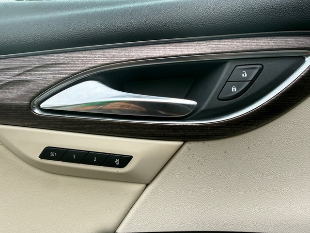 Used 2022 Buick Envision Avenir w/ Technology Package II image 12