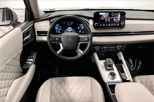 Used 2024 Mitsubishi Outlander SEL image 5