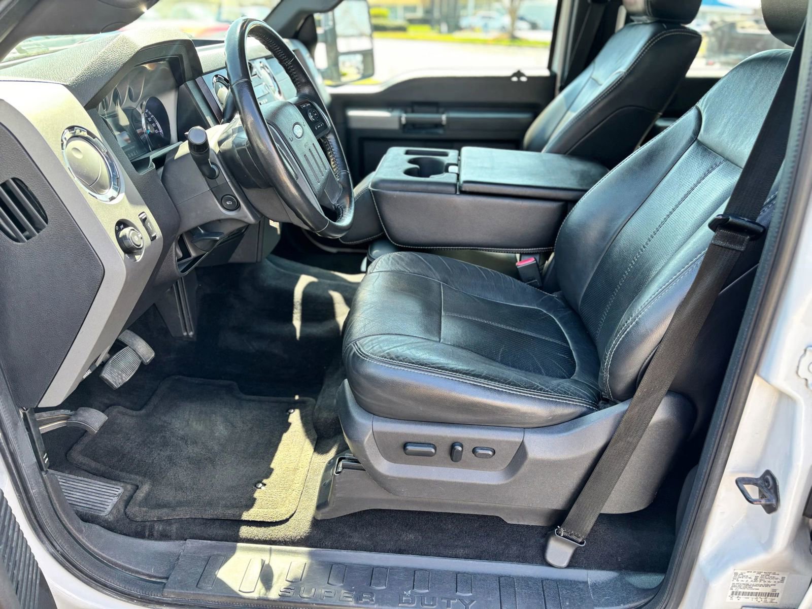 Used 2012 Ford F250 Lariat w/ Chrome Pkg image 12