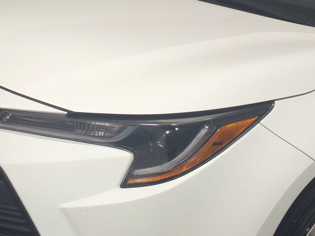 Used 2025 Toyota Corolla LE FWD image 12