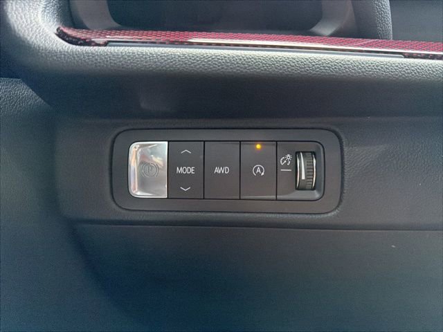 Used 2024 Chevrolet Traverse Z71 w/ LPO, Floor Liner Package image 28