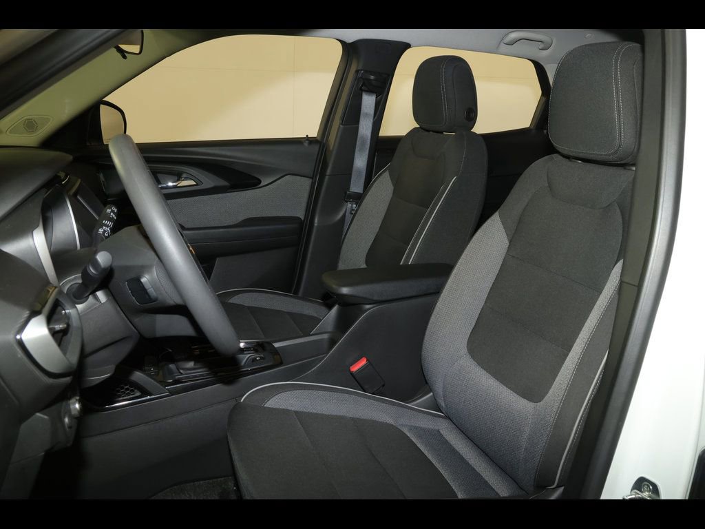 Used 2023 Chevrolet TrailBlazer LS AWD/4WD image 23