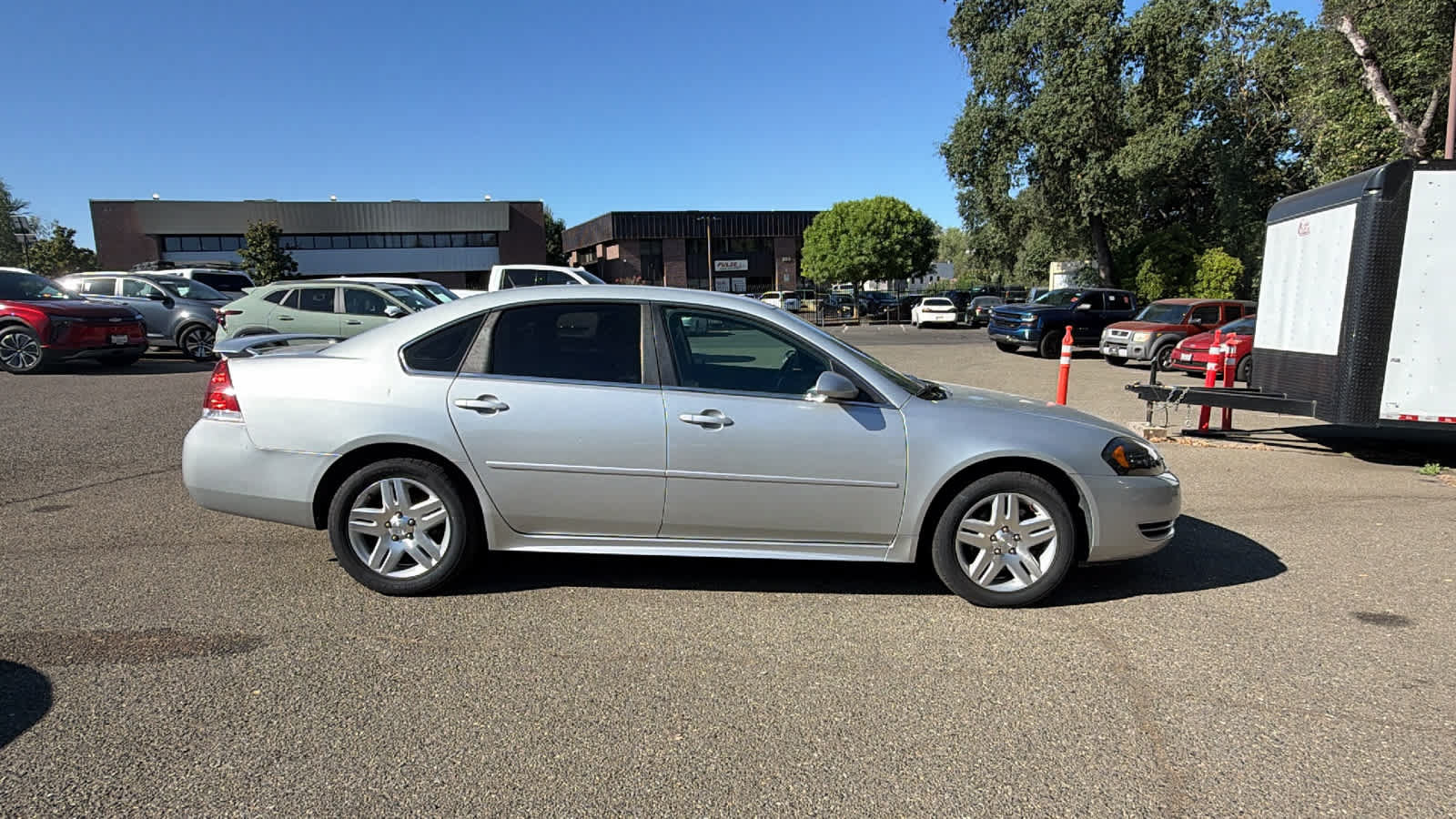Used 2016 Chevrolet Impala LT FWD image 4