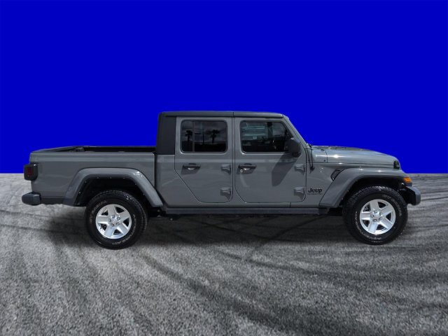 Used 2022 Jeep Gladiator Sport AWD/4WD image 3