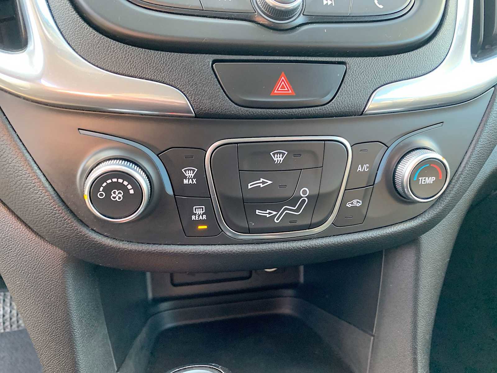 Certified 2019 Chevrolet Equinox LT image 17