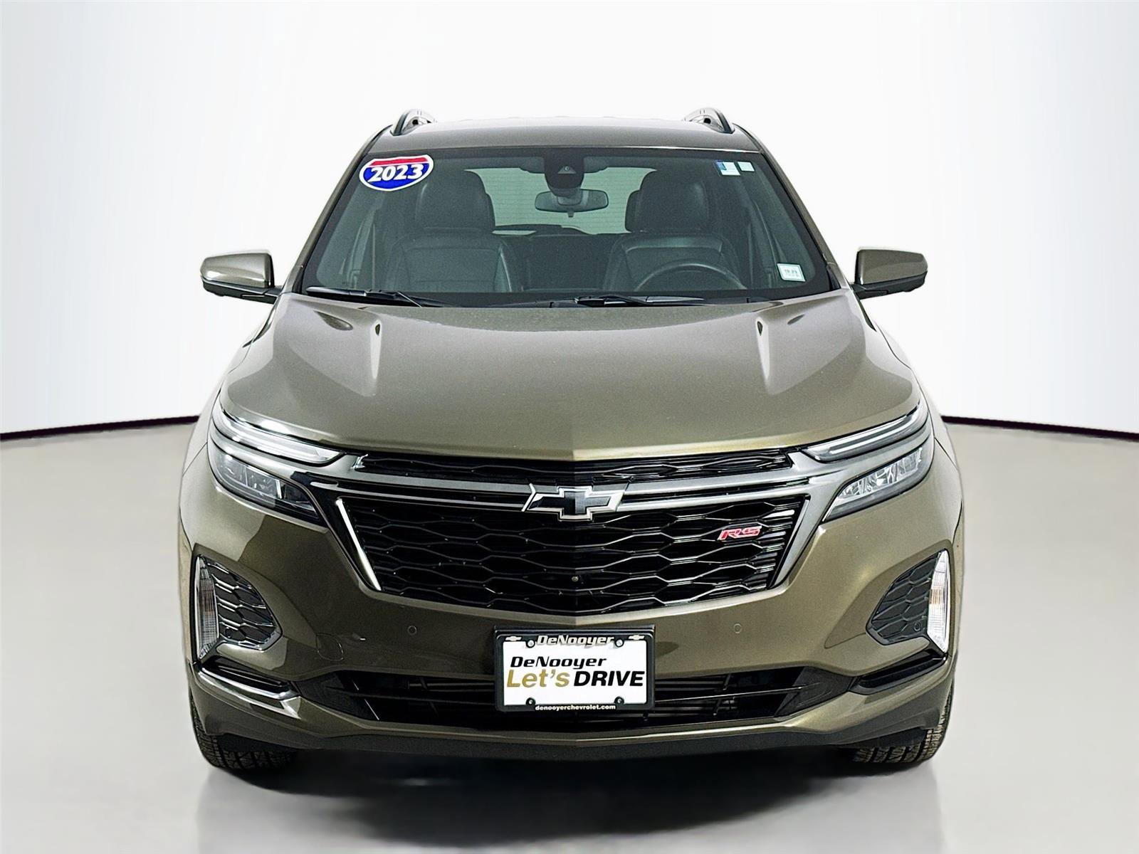 Used 2023 Chevrolet Equinox RS image 3