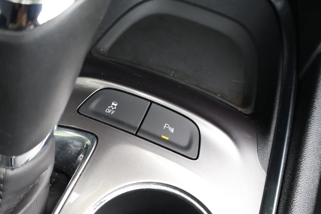 Used 2019 Chevrolet Malibu LT w/ Driver Confidence Package II FWD image 23