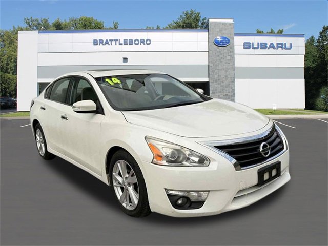 Used 2014 Nissan Altima 2.5 SV w/ Convenience Package