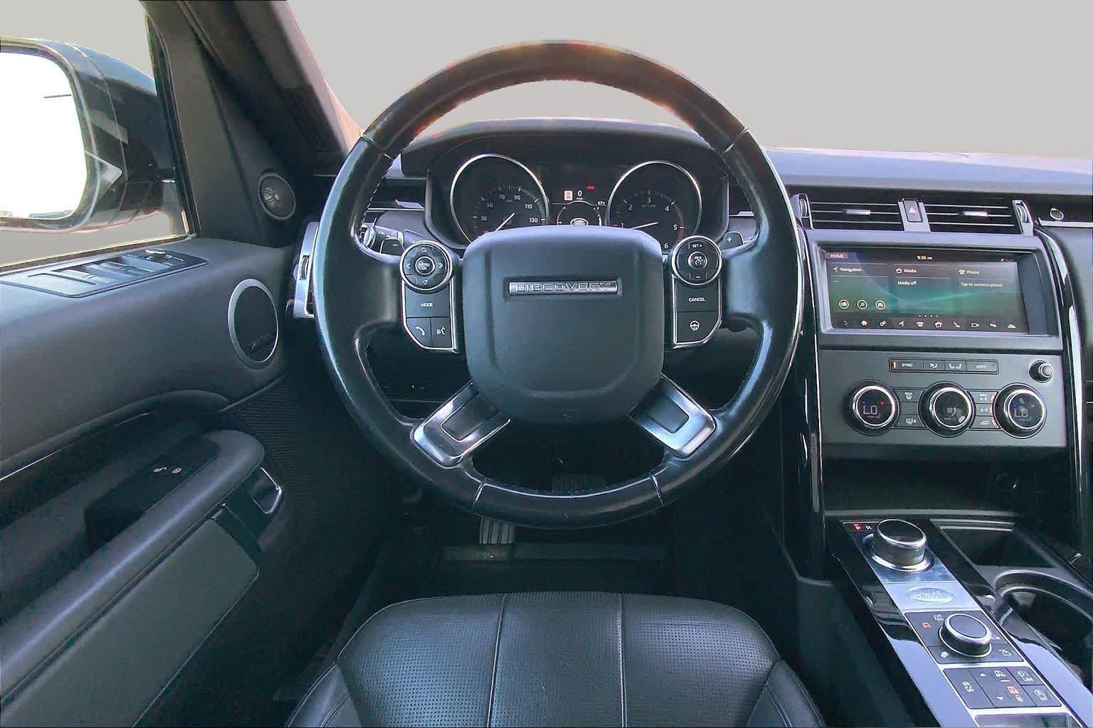 Used 2018 Land Rover Discovery SE AWD/4WD image 5