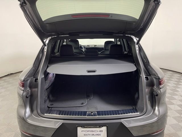 Used 2025 Porsche Cayenne image 7