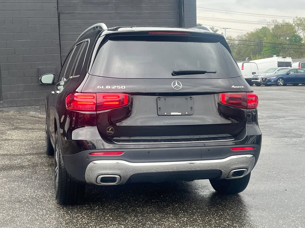 Used 2025 Mercedes-Benz GLB 250 4MATIC image 16