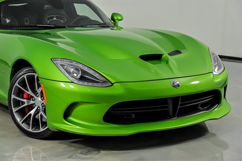 Used 2014 SRT Viper GTS RWD image 3