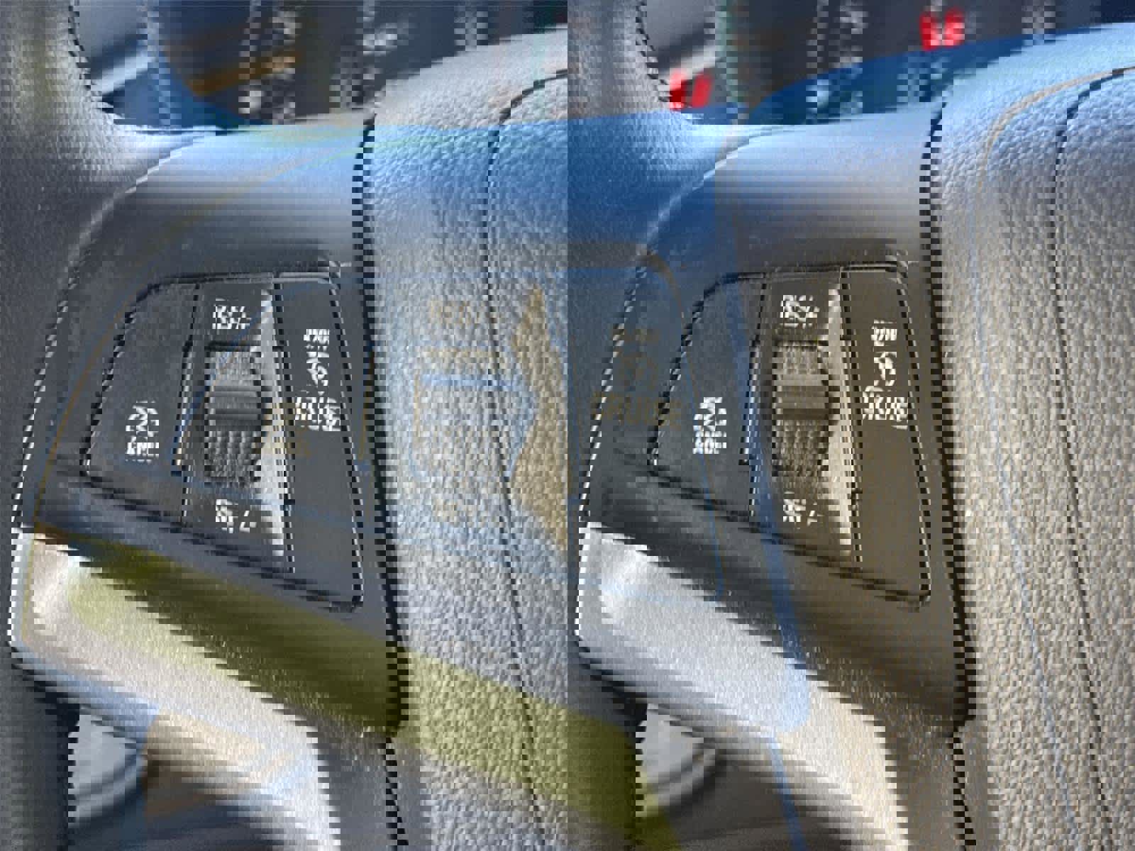 Used 2022 Chevrolet Trax LT w/ LT Convenience Package image 23