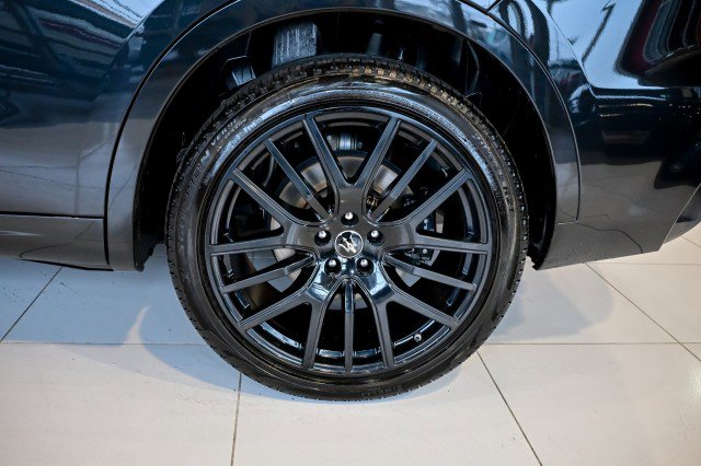 Used 2022 Maserati Levante Modena AWD/4WD image 43