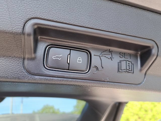 Used 2021 Ford Explorer XLT AWD/4WD image 29