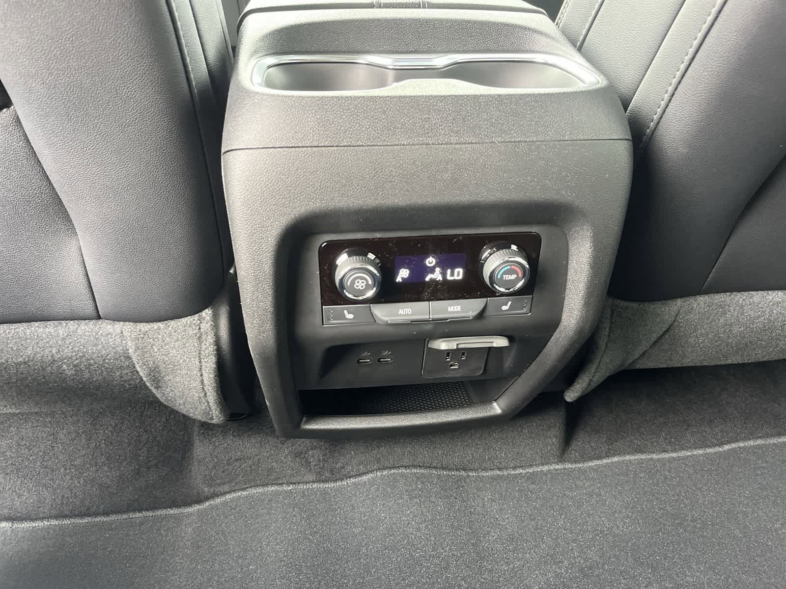 New 2025 Chevrolet Traverse High Country FWD image 21