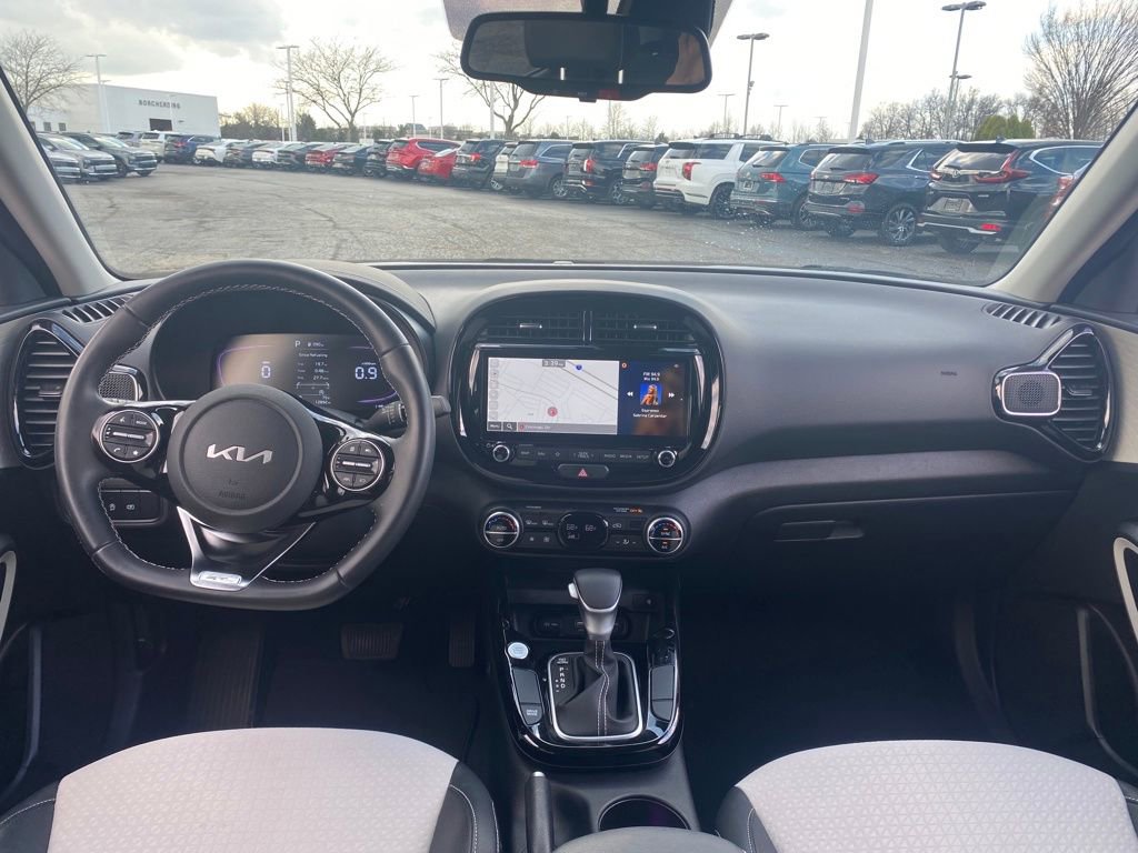 Certified 2023 Kia Soul GT-Line image 9