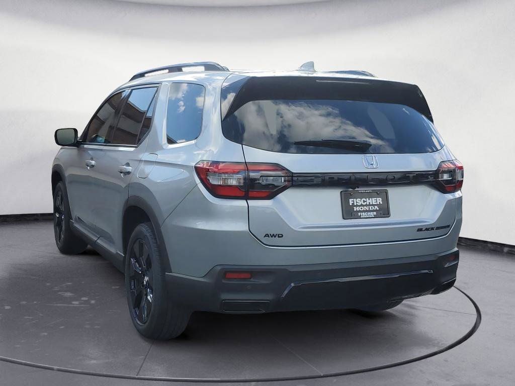New 2026 Honda Pilot Black Edition image 4