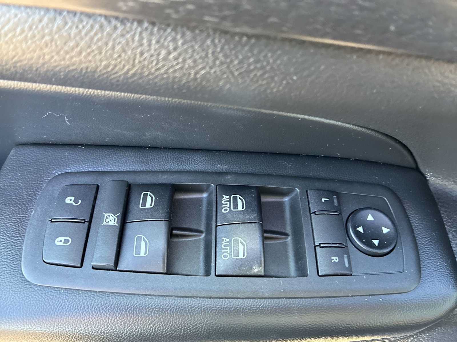 Used 2018 Jeep Grand Cherokee Altitude AWD/4WD image 15