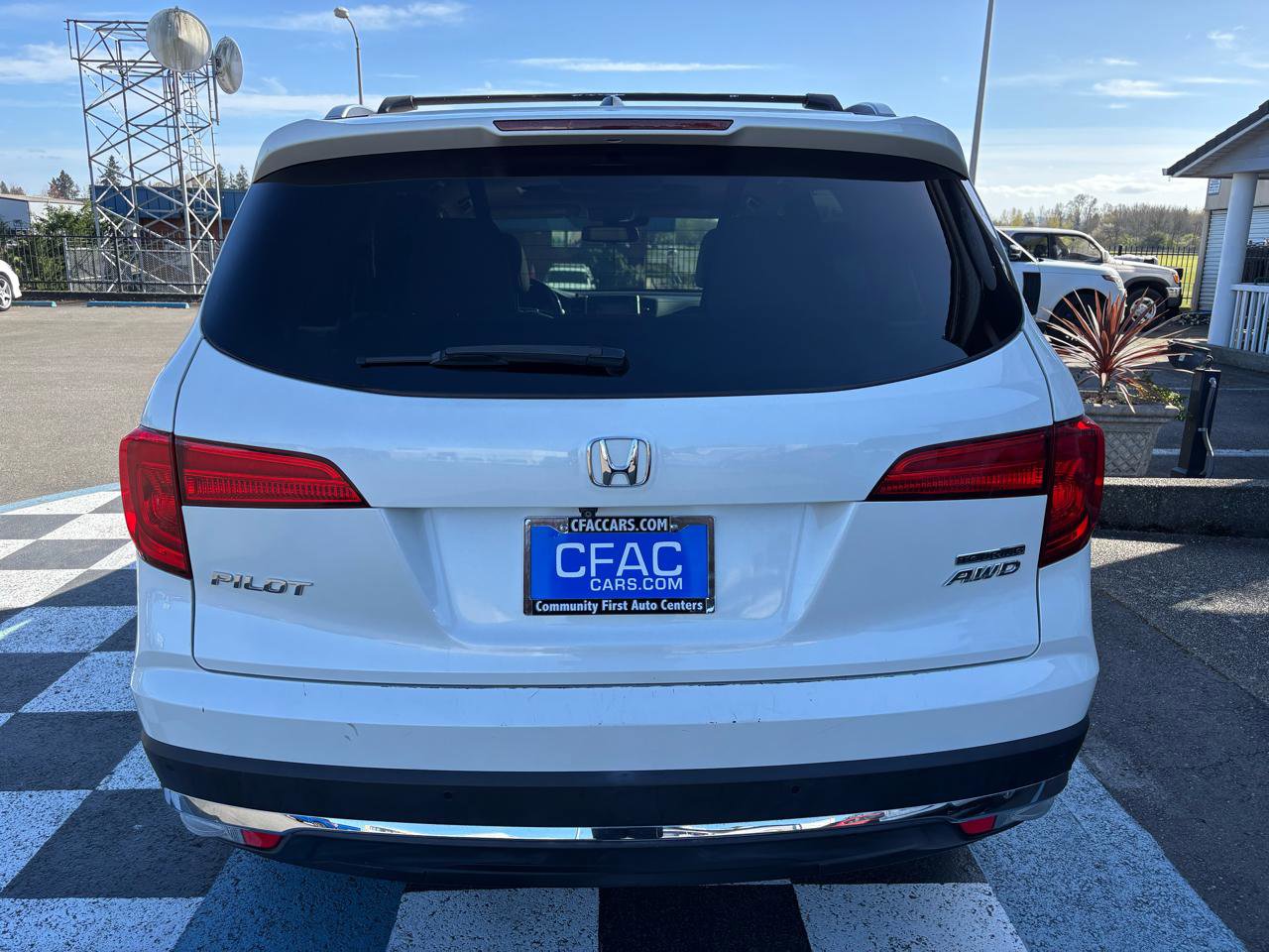 Used 2016 Honda Pilot Touring image 4