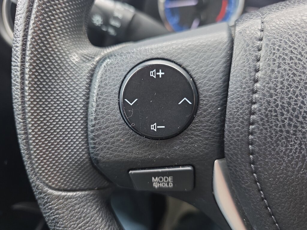 Used 2017 Toyota Corolla LE image 10