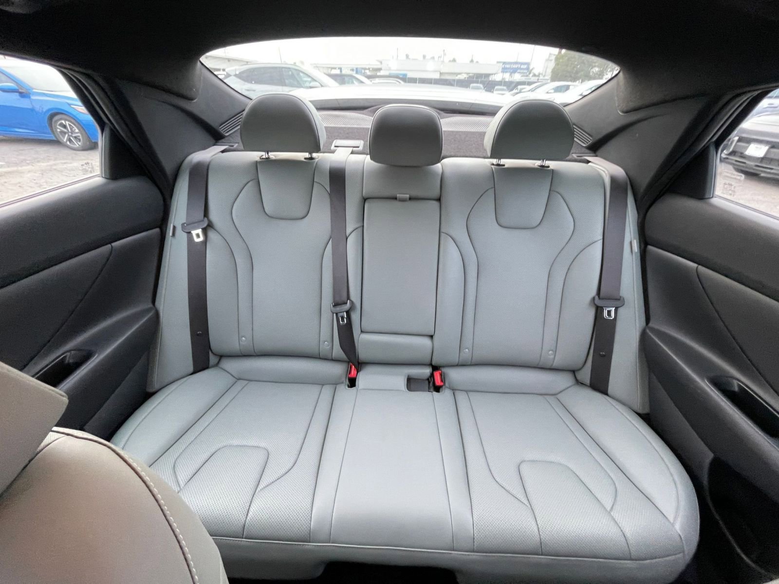 Used 2025 Hyundai Elantra Limited image 38