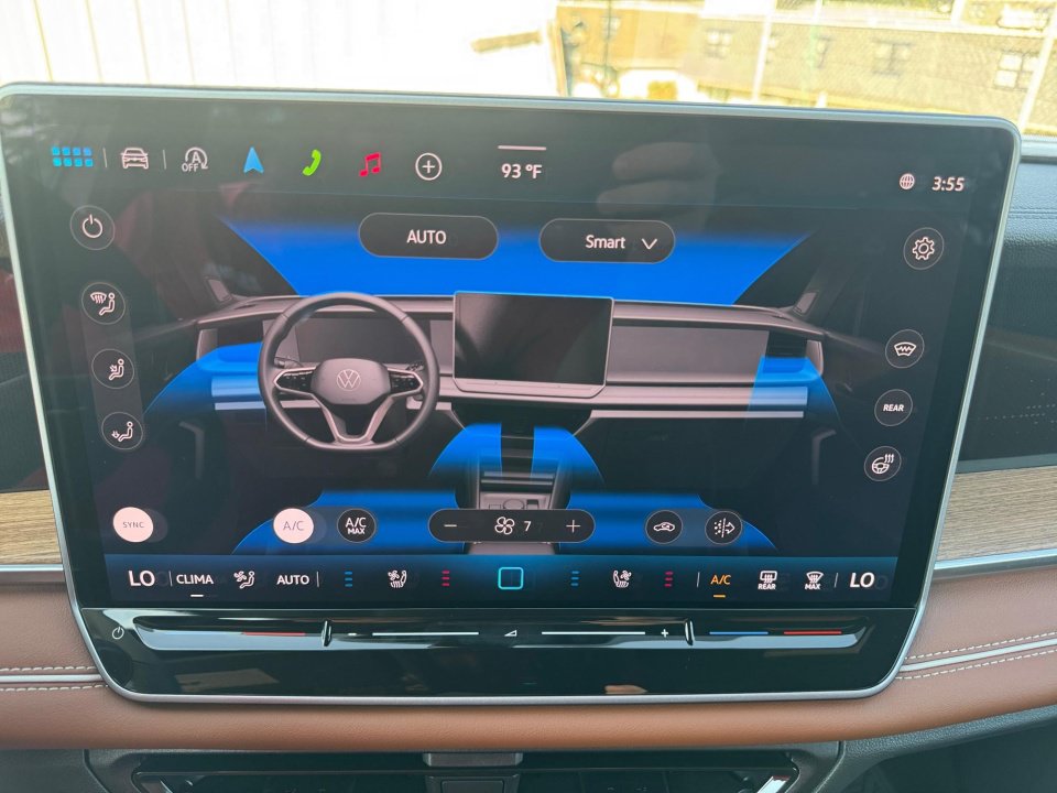 New 2026 Volkswagen Tiguan SEL R-Line AWD/4WD image 18
