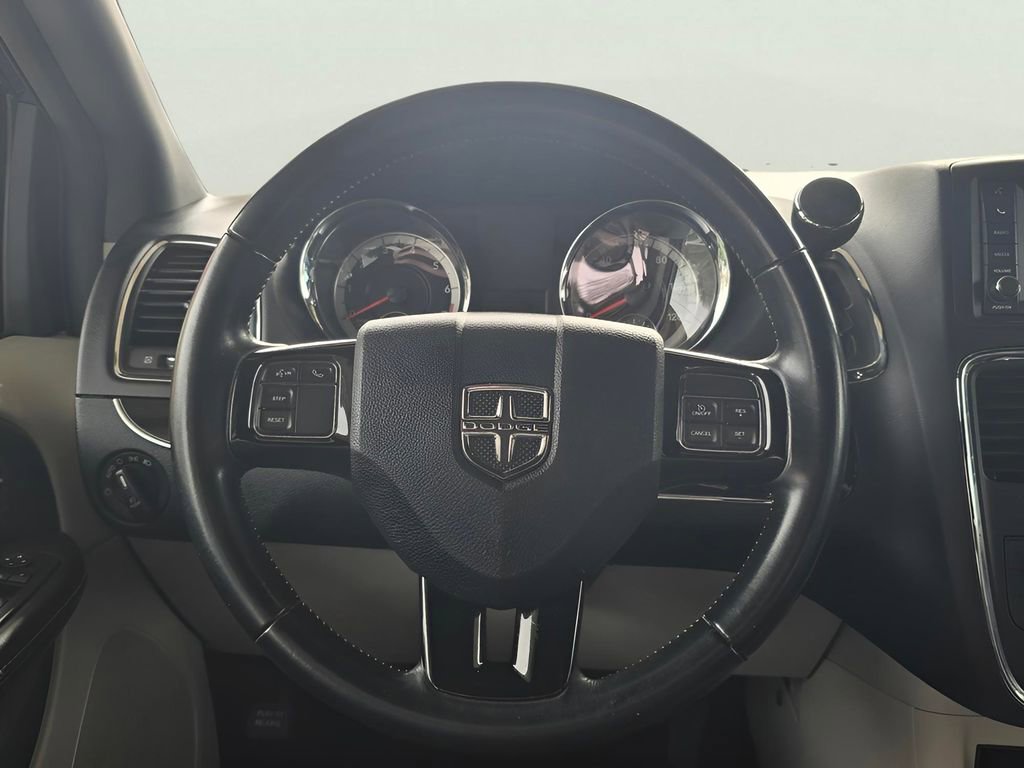 Used 2020 Dodge Grand Caravan SXT image 76