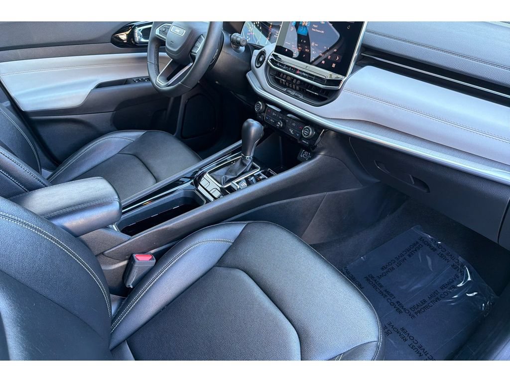 Used 2025 Jeep Compass Limited AWD/4WD image 16