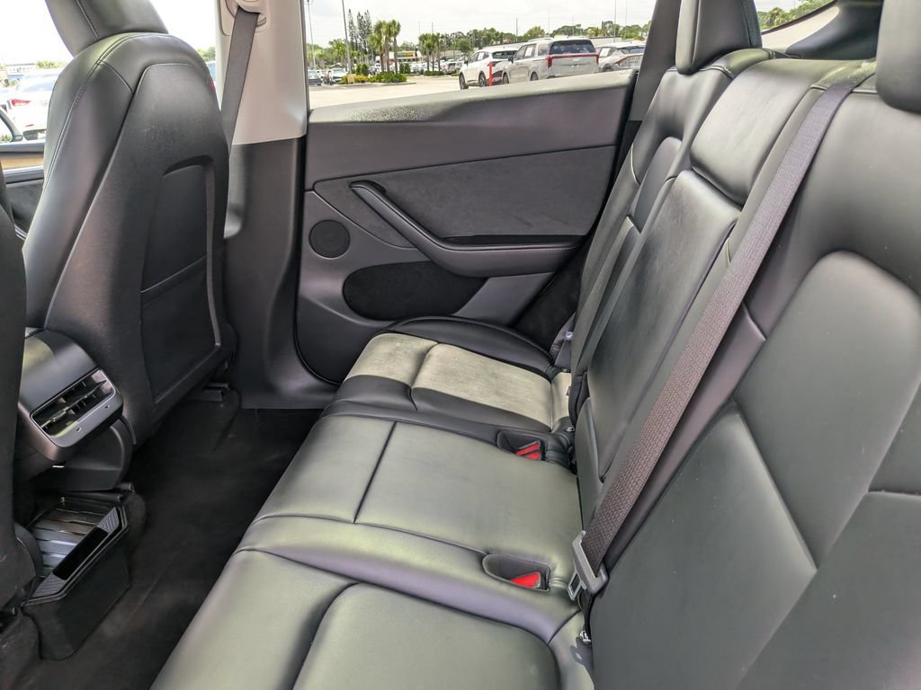Used 2024 Tesla Model Y Long Range AWD/4WD image 20