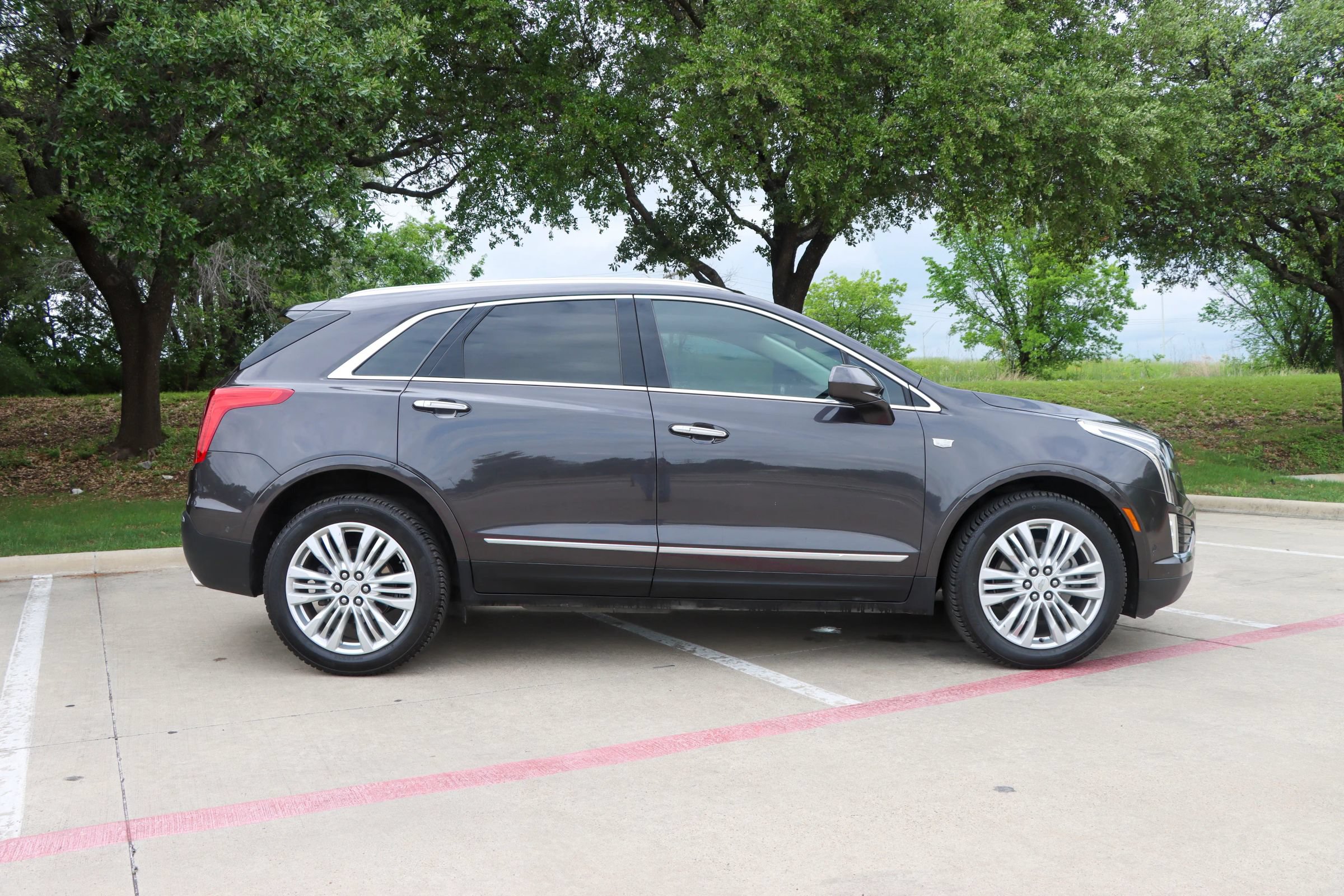 Used 2019 Cadillac XT5 Premium Luxury w/ Driver Assist Package FWD image 8