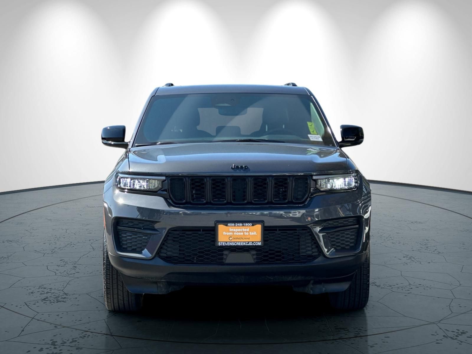 Certified 2025 Jeep Grand Cherokee Altitude image 9