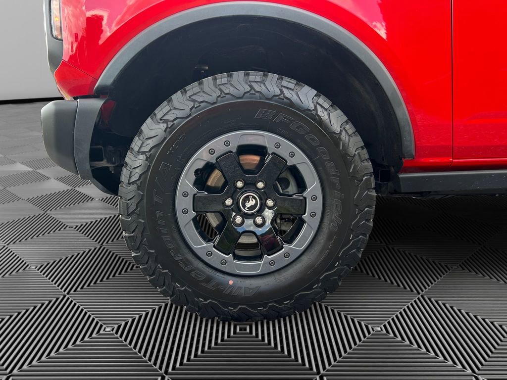 Used 2023 Ford Bronco Badlands image 9