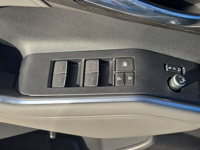 Used 2023 Toyota Highlander Limited image 29