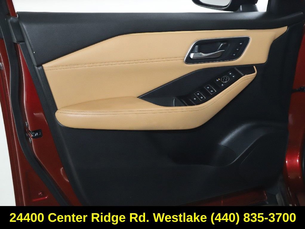 Used 2021 Nissan Rogue Platinum image 16