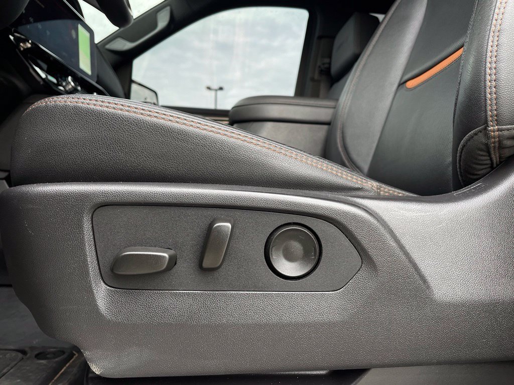 Used 2025 GMC Sierra 1500 AT4 w/ AT4 Premium Package AWD/4WD image 10
